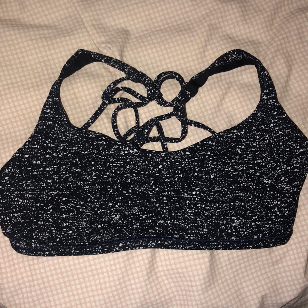 Lululemon sports bra